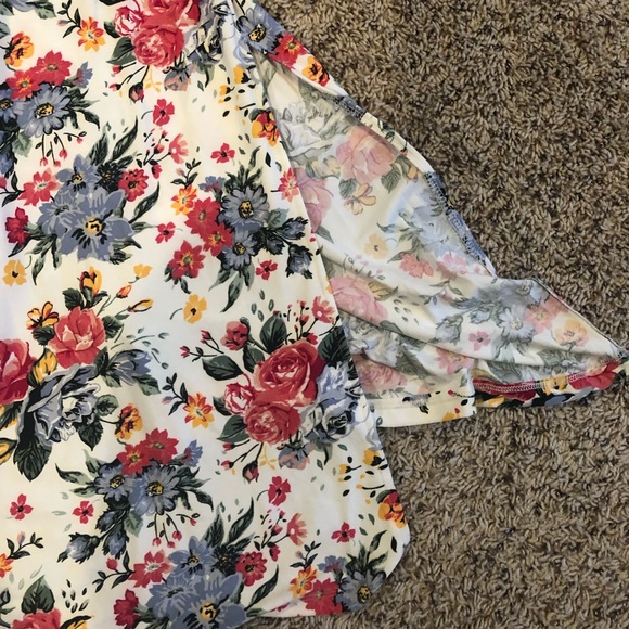 Never Worn! Trendy Halter Maxi Dress w. si… - Picture 2 of 4